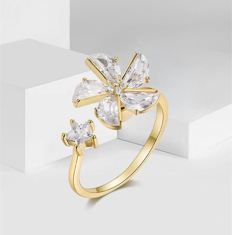 Women's Cubic Zirconia Spinning Flower Gold Ring