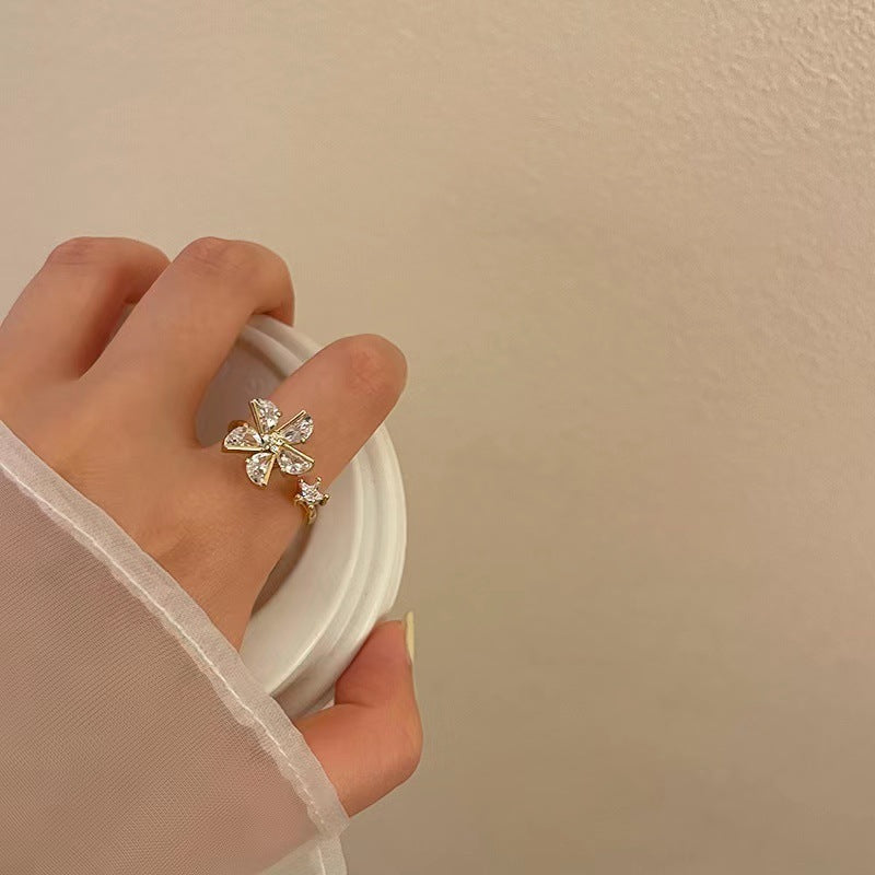 Women's Cubic Zirconia Spinning Flower Gold Ring